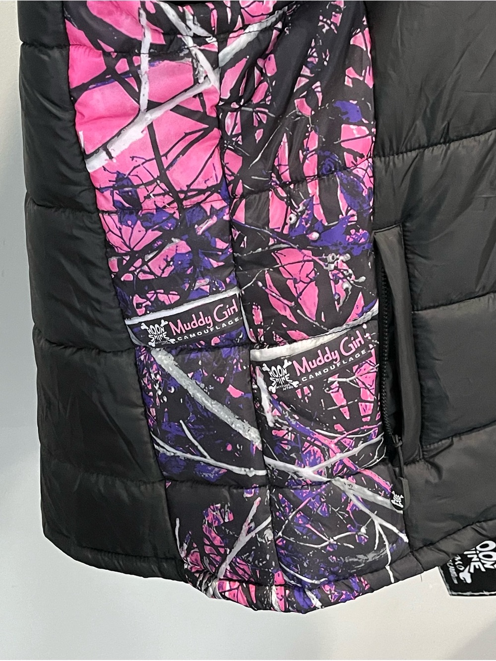 Black Quilted Puffer Vest xl with Pink Camo Accents & hat - Picture 4 of 14